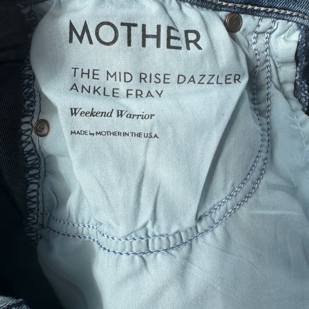Mother Mid Rise Fray Jean *Like New* - Picture 9 of 13